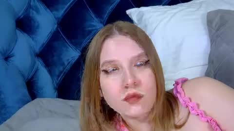 Snapshot of lililinn chatting on July 10, 5:34 am LiliLinn online show from July 10, 5:34 am