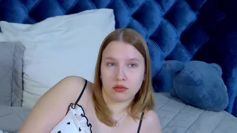 Snapshot of lililinn chatting on July 17, 4:41 am LiliLinn online show from July 17, 4:41 am