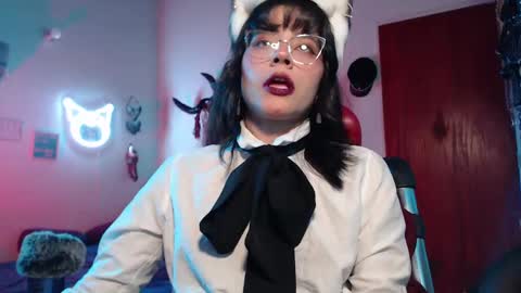 Snapshot of lililiu chatting on January 21, 1:50 am Molly online show from January 21, 1:50 am