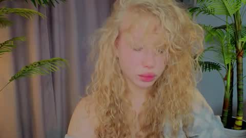 lililok101 online show from November 20, 2:34 am