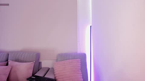 Snapshot of lilily_lv chatting on April 9, 12:32 pm Lilly online show from April 9, 12:32 pm