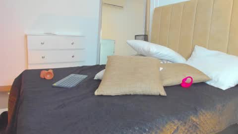 Snapshot of lilipinkette chatting on March 2, 7:10 am Lili online show from March 2, 7:10 am