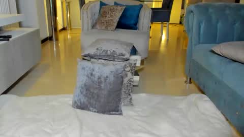 Lili  online show from March 12, 1:01 am