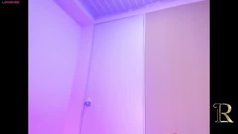 lilirouse online show from July 31, 1:43 pm