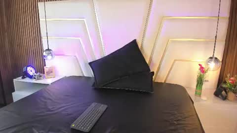 Snapshot of lilit_doll chatting on July 7, 6:01 pm lilit online show from July 7, 6:01 pm