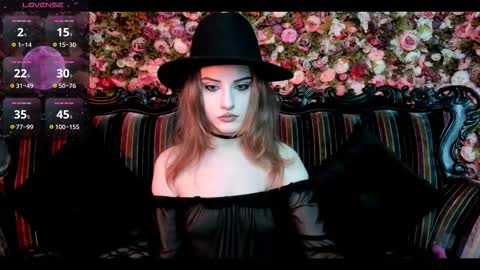 lilit_el_ online show from November 23, 1:22 pm