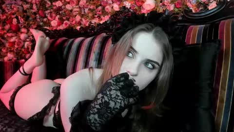 lilit_el_ online show from December 18, 7:58 am