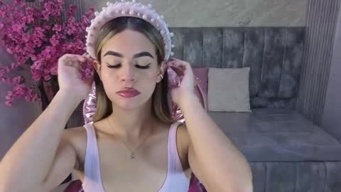 Lilith  online show from November 4, 8:30 pm