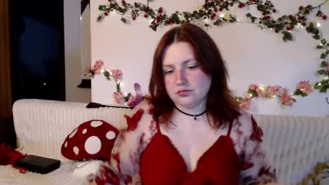 Snapshot of lilith___moon chatting on November 15, 7:21 pm Lilly online show from November 15, 7:21 pm