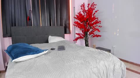 Lili  Marcus online show from December 27, 10:16 pm