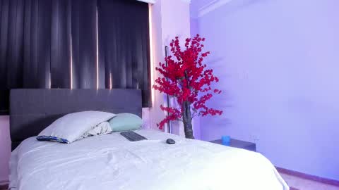 Lili  Marcus online show from February 26, 10:20 pm