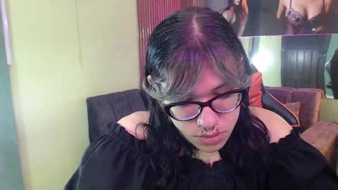 Snapshot of lilith_ayanami chatting on May 7, 11:37 am lilith online show from May 7, 11:37 am