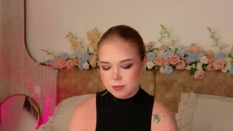 Lilith Bonheur online show from May 2, 7:52 pm