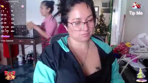 Snapshot of lilith_camp chatting on December 13, 5:21 pm Laura lopez online show from December 13, 5:21 pm