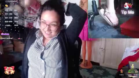 Snapshot of lilith_camp chatting on December 16, 2:38 pm Laura lopez online show from December 16, 2:38 pm