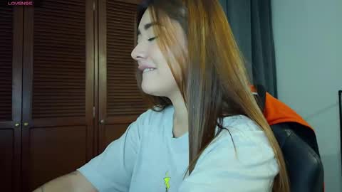 Lilith online show from November 30, 3:21 am