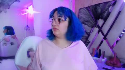 Snapshot of lilith_curvy chatting on November 2, 7:49 pm online show from November 2, 7:49 pm