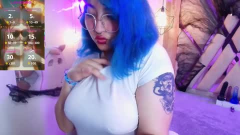 Snapshot of lilith_curvy chatting on November 4, 7:13 pm online show from November 4, 7:13 pm