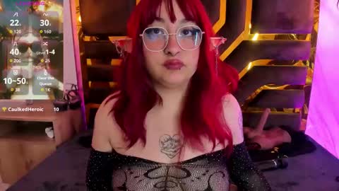 Snapshot of lilith_curvy chatting on November 18, 8:57 pm online show from November 18, 8:57 pm