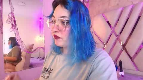 Snapshot of lilith_curvy chatting on November 27, 8:22 pm online show from November 27, 8:22 pm