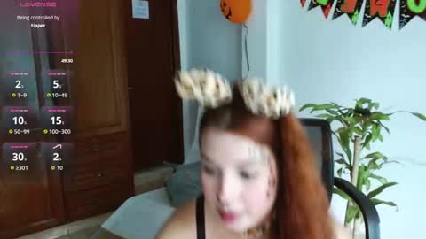 lili online show from October 31, 3:24 pm