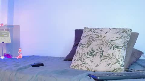 Lili  online show from February 3, 5:56 pm