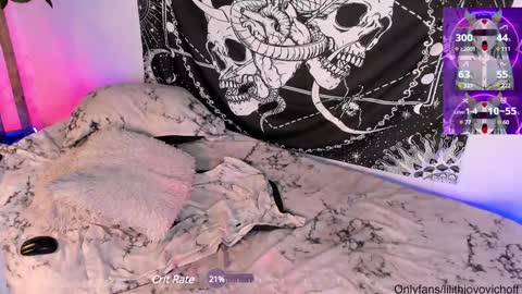 Snapshot of lilith_jovovich chatting on December 28, 5:23 am online show from December 28, 5:23 am