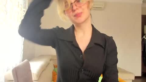 Snapshot of lilith_lutherlow chatting on May 31, 9:49 am lilith online show from May 31, 9:49 am
