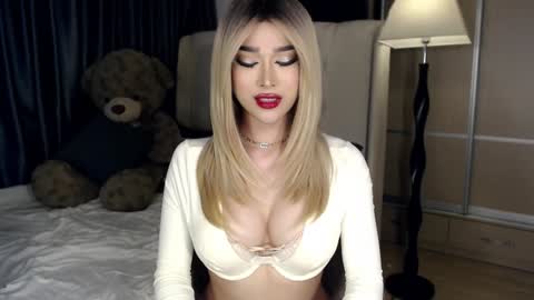 QUEEN LILITH BORBON online show from December 9, 8:01 pm