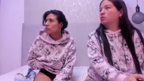 Snapshot of lilith_n_luna chatting on June 1, 2:08 pm Lilith y Luna online show from June 1, 2:08 pm