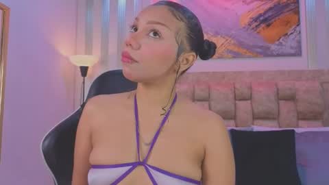 Lilith pink online show from June 4, 3:01 am