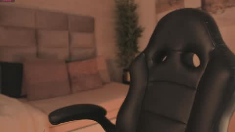 lilith_sage_ online show from April 25, 7:44 pm