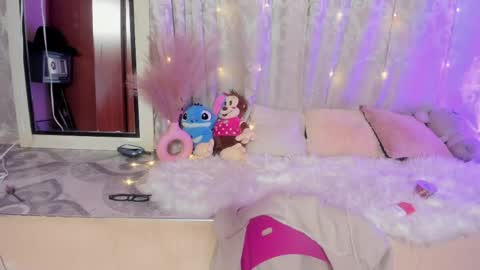 Snapshot of lilith_salvatoree chatting on May 19, 1:22 am Lilith Salvatore online show from May 19, 1:22 am
