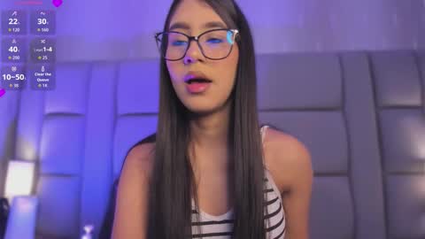 Snapshot of lilith_vael chatting on October 7, 12:24 pm online show from October 7, 12:24 pm