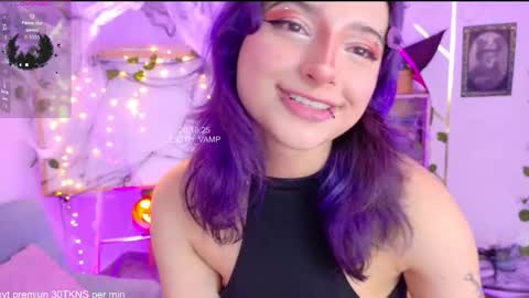 LILITH 200 LIKES   Thursday Clown Costume M online show from October 27, 9:41 pm