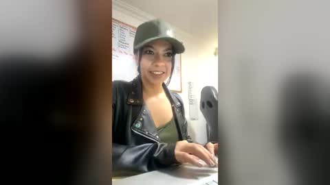 Snapshot of lilith_vanellope chatting on June 20, 4:21 pm lilith online show from June 20, 4:21 pm
