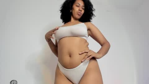 Alejandra  online show from May 5, 5:15 am