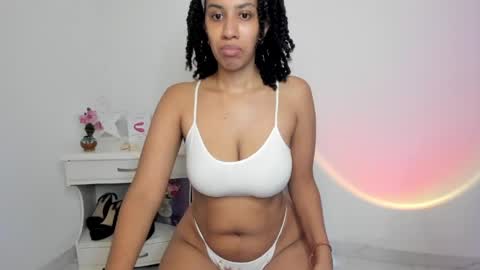 Alejandra  online show from May 21, 5:36 am