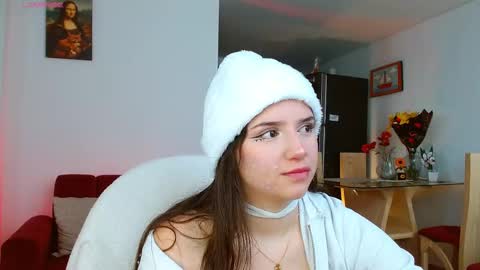 Snapshot of lilithabril chatting on December 16, 1:16 pm Abril online show from December 16, 1:16 pm