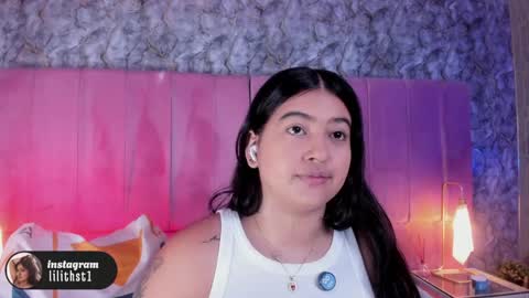Snapshot of lilithcb_ chatting on May 13, 1:30 pm lilithcb_ online show from May 13, 1:30 pm