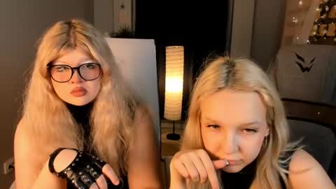 LilithNelson online show from June 13, 10:02 am