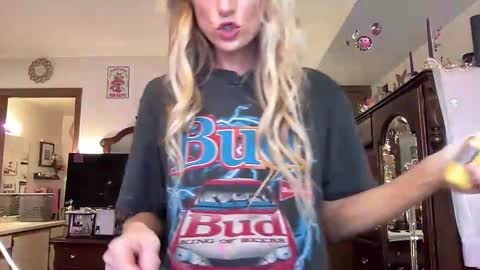 Lilithohfish online show from May 17, 8:05 pm