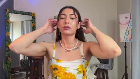 Snapshot of lilithrose_b chatting on July 13, 12:46 am Lele online show from July 13, 12:46 am