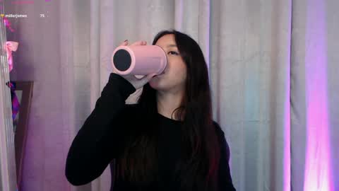 Snapshot of lilithwallkeer chatting on December 2, 4:20 am Maria online show from December 2, 4:20 am