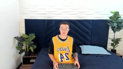 Lil James online show from November 30, 8:02 pm