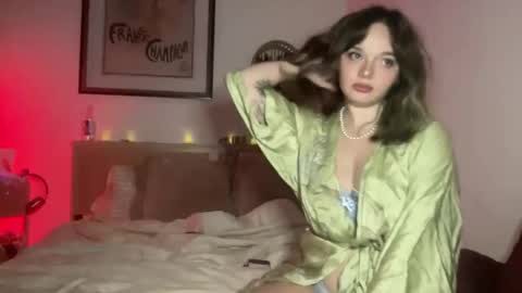 Snapshot of lill_daddysgirl chatting on December 14, 3:45 am lilldaddysgirl online show from December 14, 3:45 am