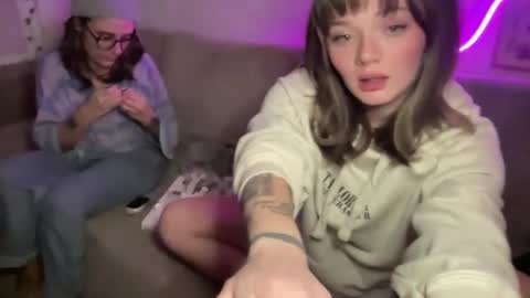 Snapshot of lill_daddysgirl chatting on January 9, 4:37 am lilldaddysgirl online show from January 9, 4:37 am