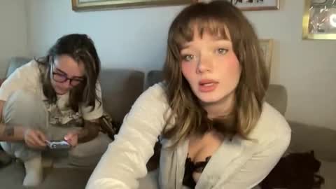 Snapshot of lill_daddysgirl chatting on January 11, 5:40 pm lilldaddysgirl online show from January 11, 5:40 pm