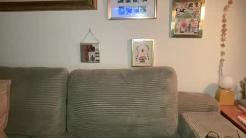 Snapshot of lill_daddysgirl chatting on February 26, 5:06 am lilldaddysgirl online show from February 26, 5:06 am