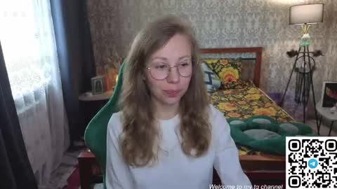 Snapshot of lill_mary chatting on May 4, 12:50 am Maria online show from May 4, 12:50 am